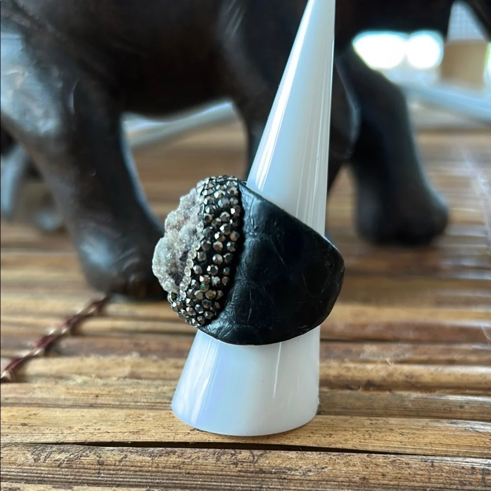 Boho Statement Druzy Ring – Adjustable Black Band wrapped in leather - Picture 5 of 7